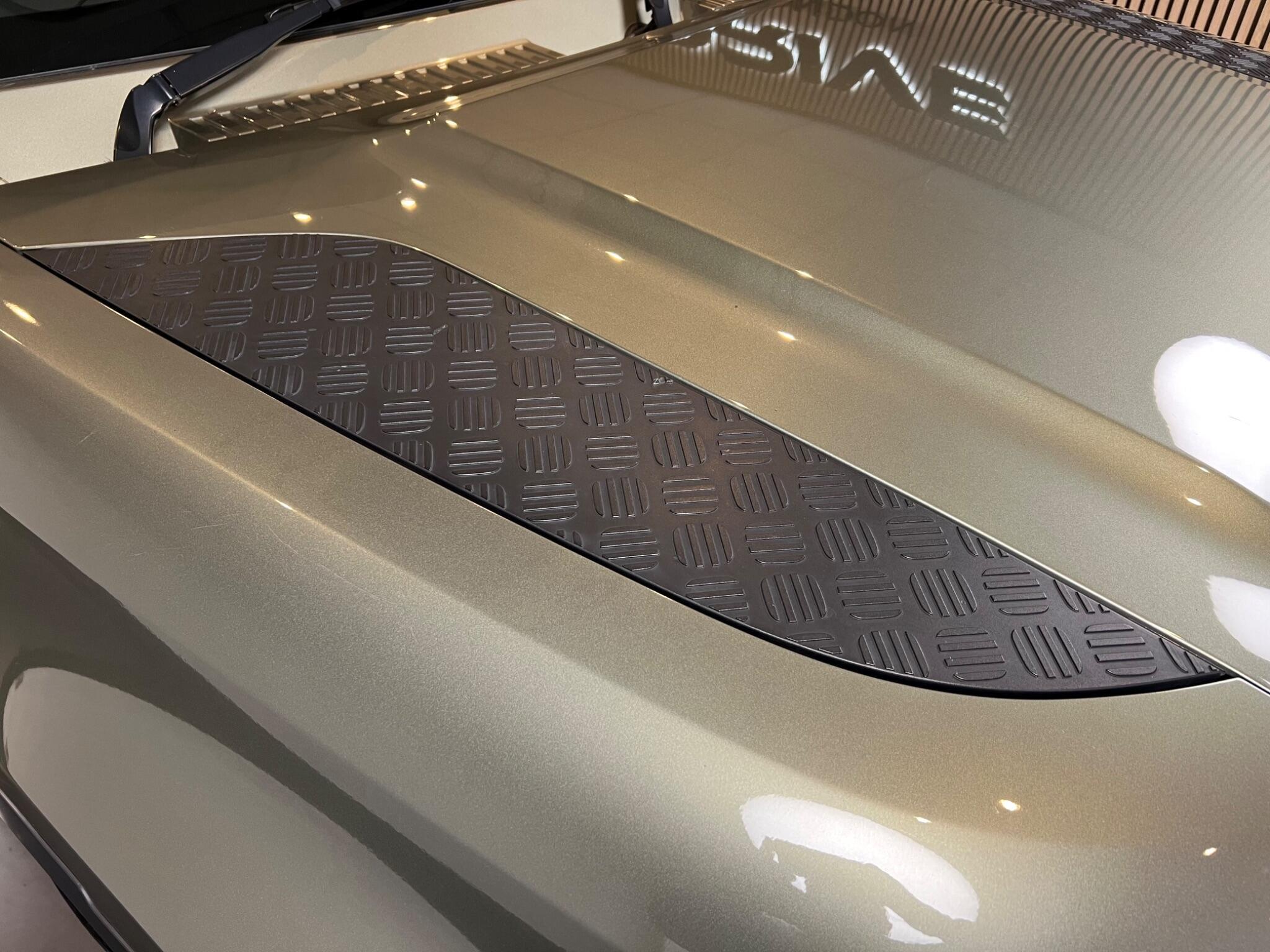 Land Rover Defender 110